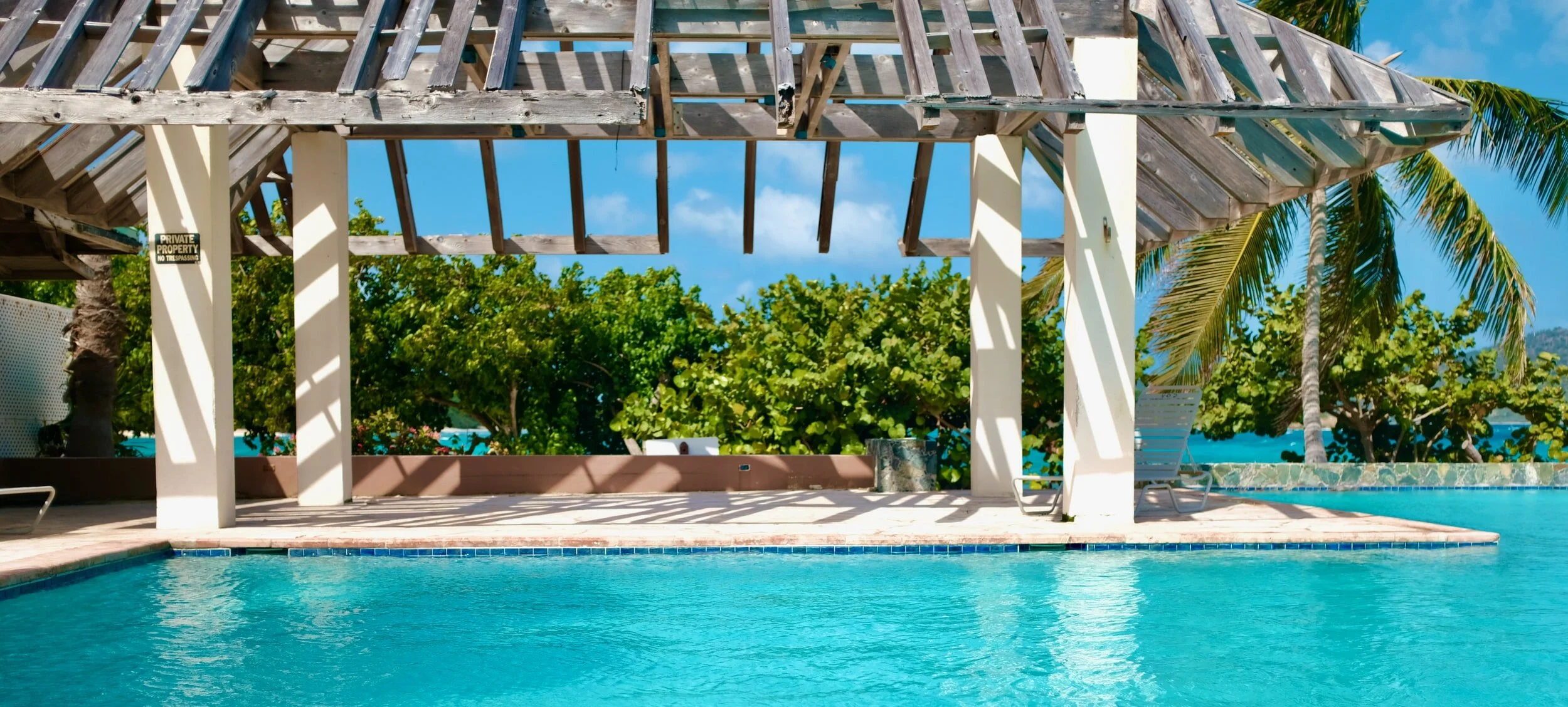 I have no idea where this picture is from in St. Thomas, but it represents the island well – beautiful.